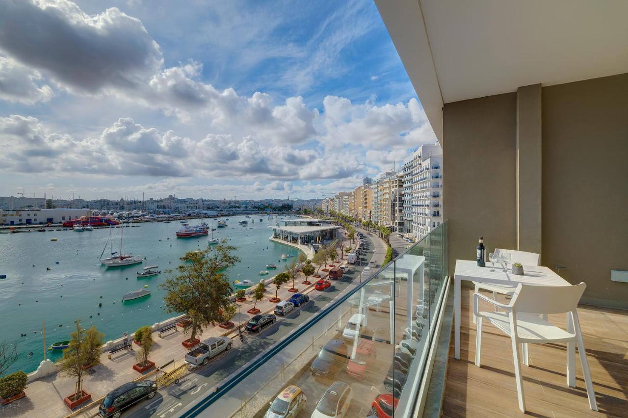 Superlative Apartment With Valletta And Harbour Views Sliema Exteriör bild