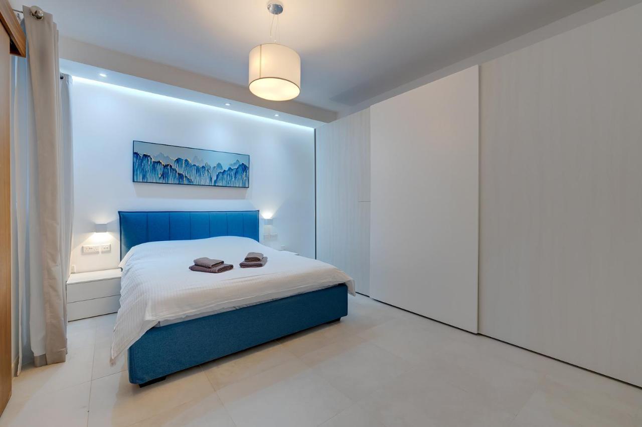 Superlative Apartment With Valletta And Harbour Views Sliema Exteriör bild