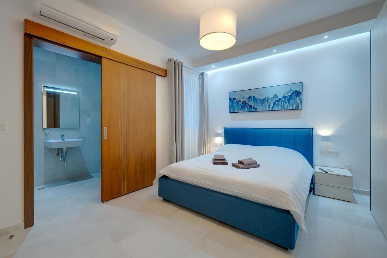 Superlative Apartment With Valletta And Harbour Views Sliema Exteriör bild