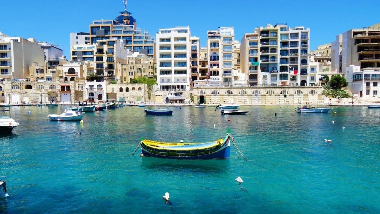 Superlative Apartment With Valletta And Harbour Views Sliema Exteriör bild